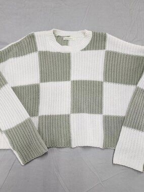 Moon & Madison Women's L Sweater Green Checkerboard Cropped Knit Pullover
